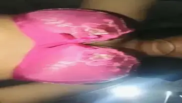 Amel Live Ngentot Sambil Telponan Sama Pacar Liar