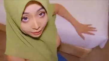 Pesona Tante Hijab Hijau Berparas Anggun