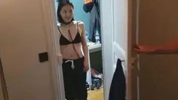 Wanita Seksi BDSM Pasrah Digenjot Di Kasur